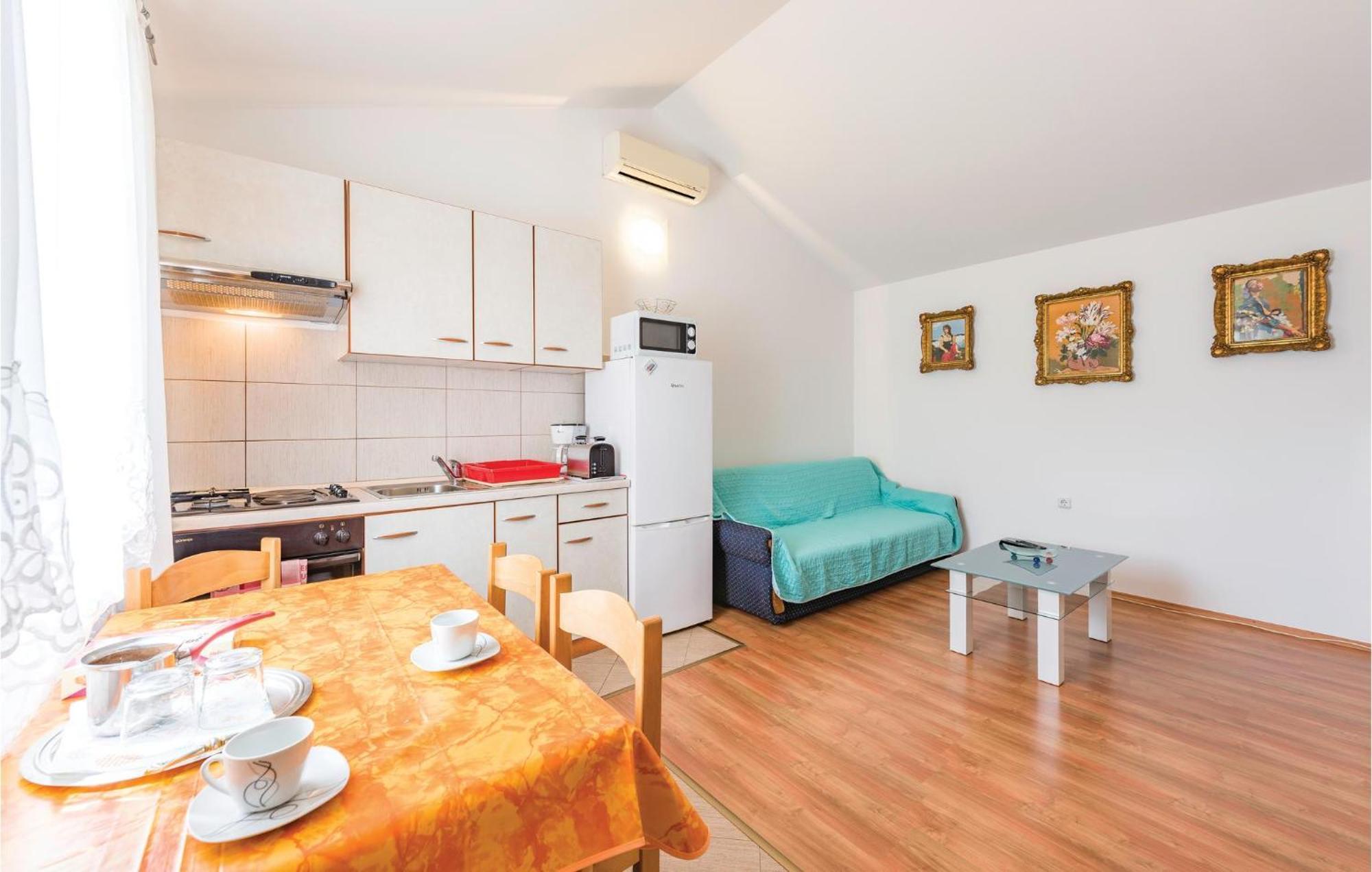 Awesome Home In Zminj With Wifi Zewnętrze zdjęcie