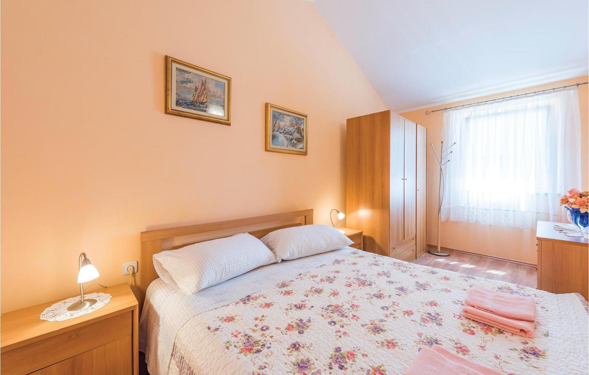 Awesome Home In Zminj With Wifi Zewnętrze zdjęcie