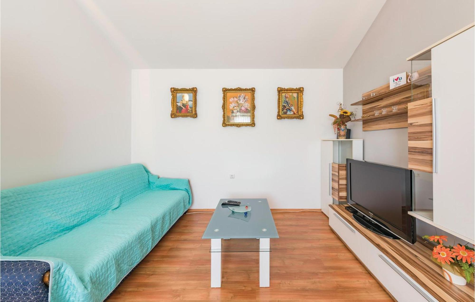 Awesome Home In Zminj With Wifi Zewnętrze zdjęcie