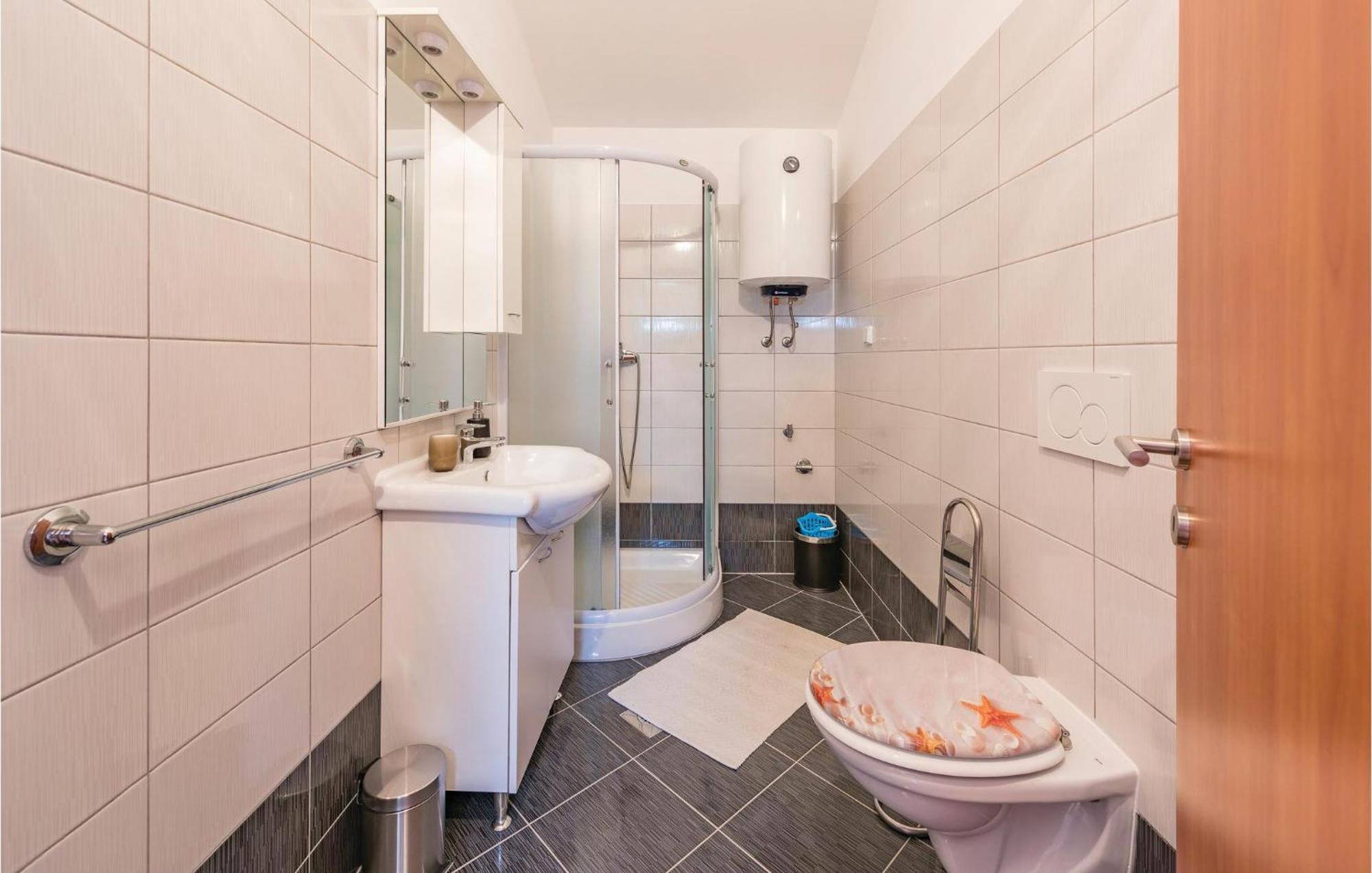Awesome Home In Zminj With Wifi Zewnętrze zdjęcie